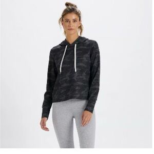 Vuori Women's Halo Essential Dark Camo Hoodie
